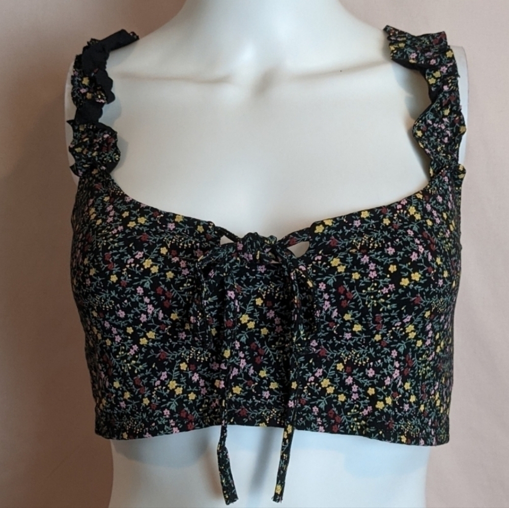 PrettyLittleThing Black Floral Ruffle Straps Keyhole Tie Front Crop Top size 10